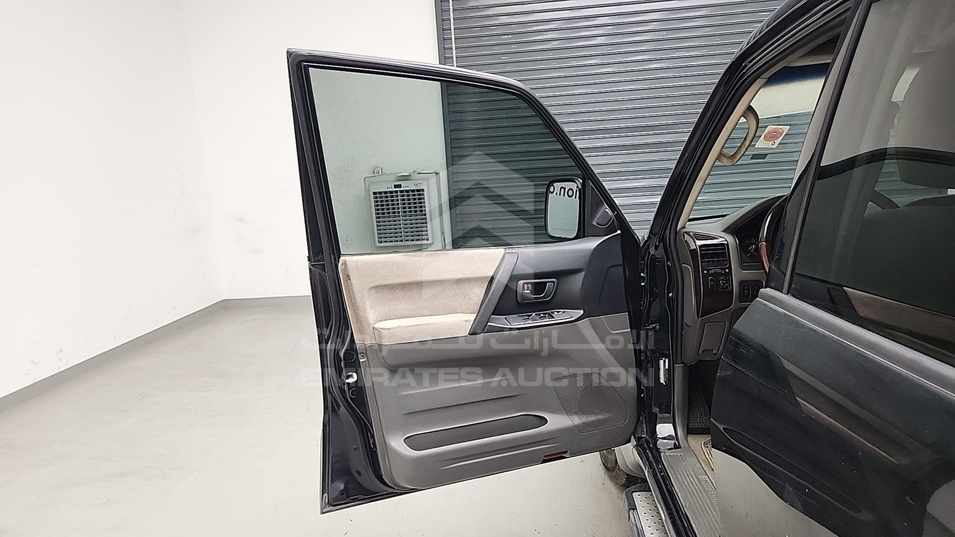 2002 MITSUBISHI PAJERO VIN: JMYLRV73W2J701499