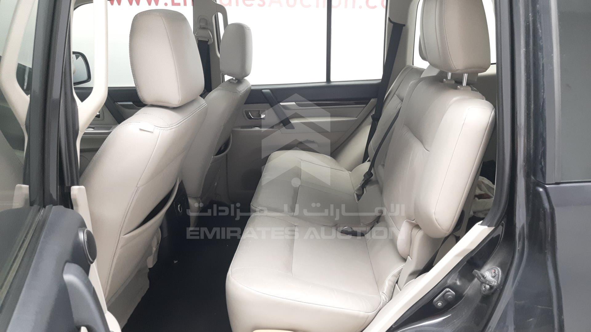 2011 MITSUBISHI PAJERO VIN: JMYLRV95WBJ706153