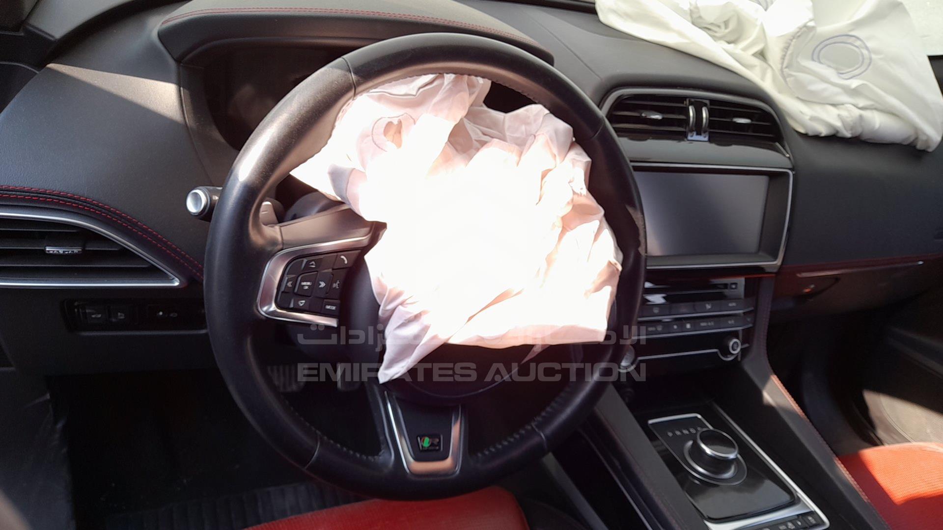 2019 JAGUAR F-PACE VIN: SADCA2BX2KA615649