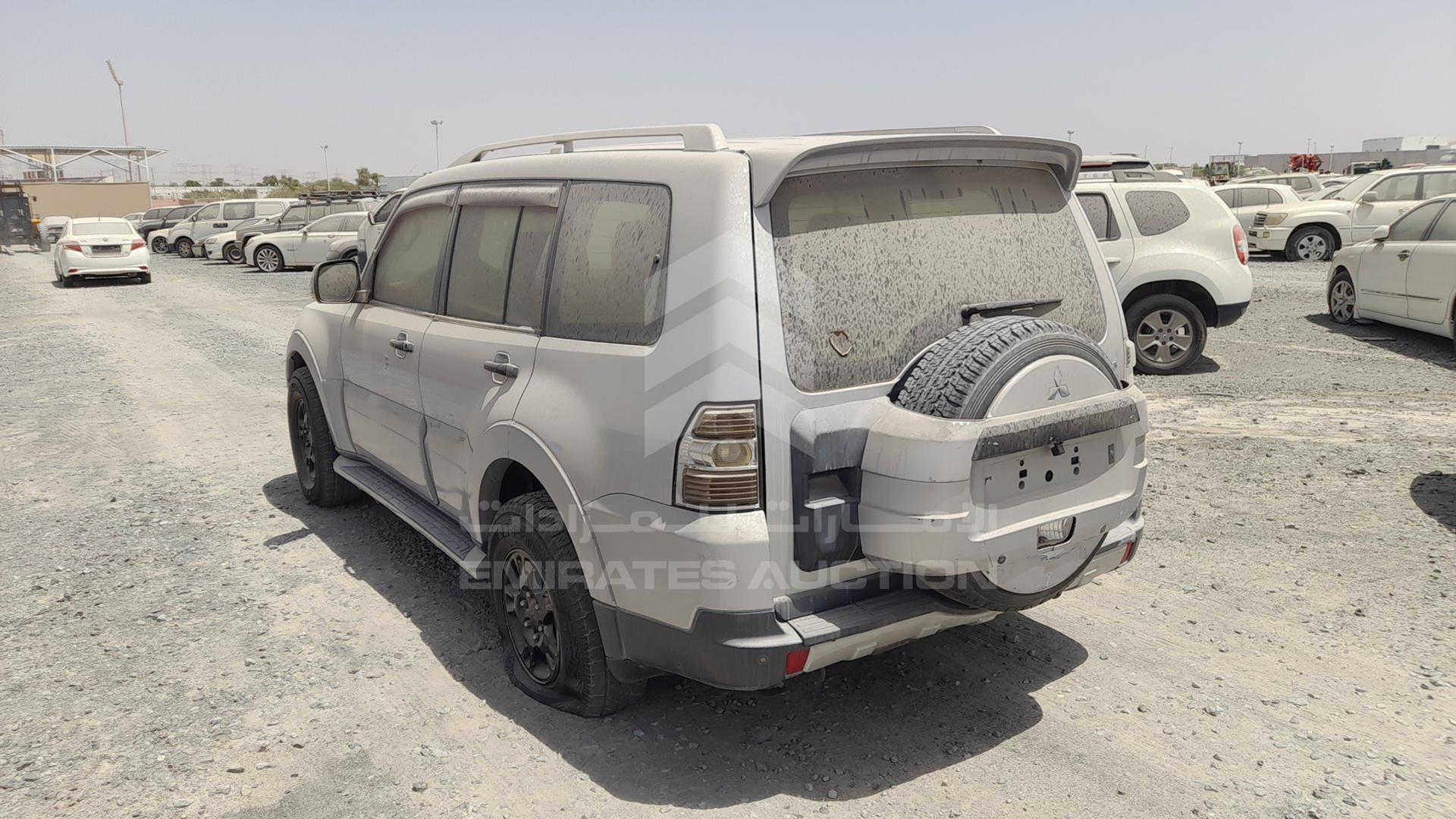 2008 MITSUBISHI PAJERO VIN: JMYLRV93W8J721894