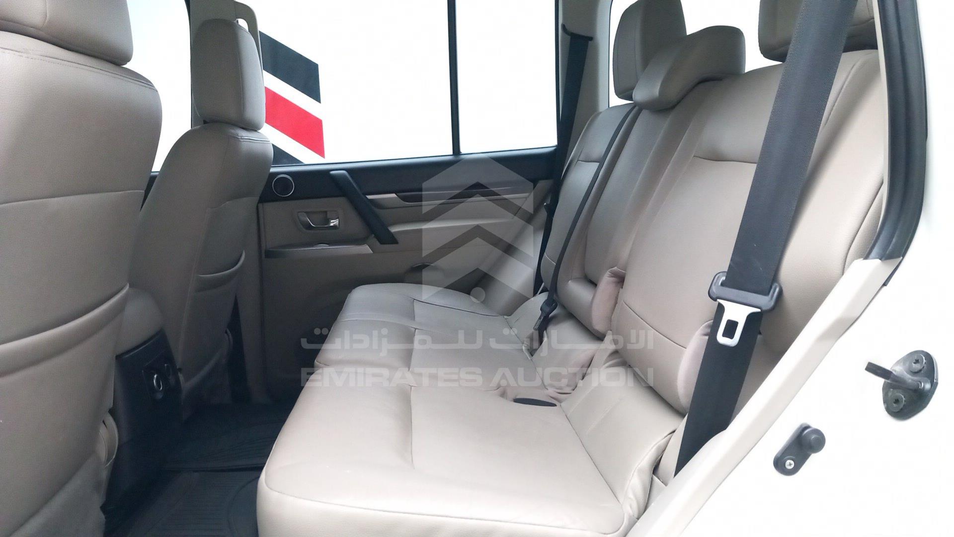 2014 MITSUBISHI PAJERO VIN: JMYLRV95WEJ703780