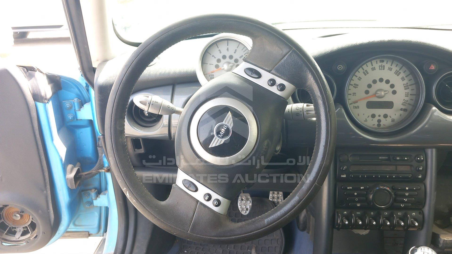 2003 MINI COOPER VIN: WMWRE31023TD08895