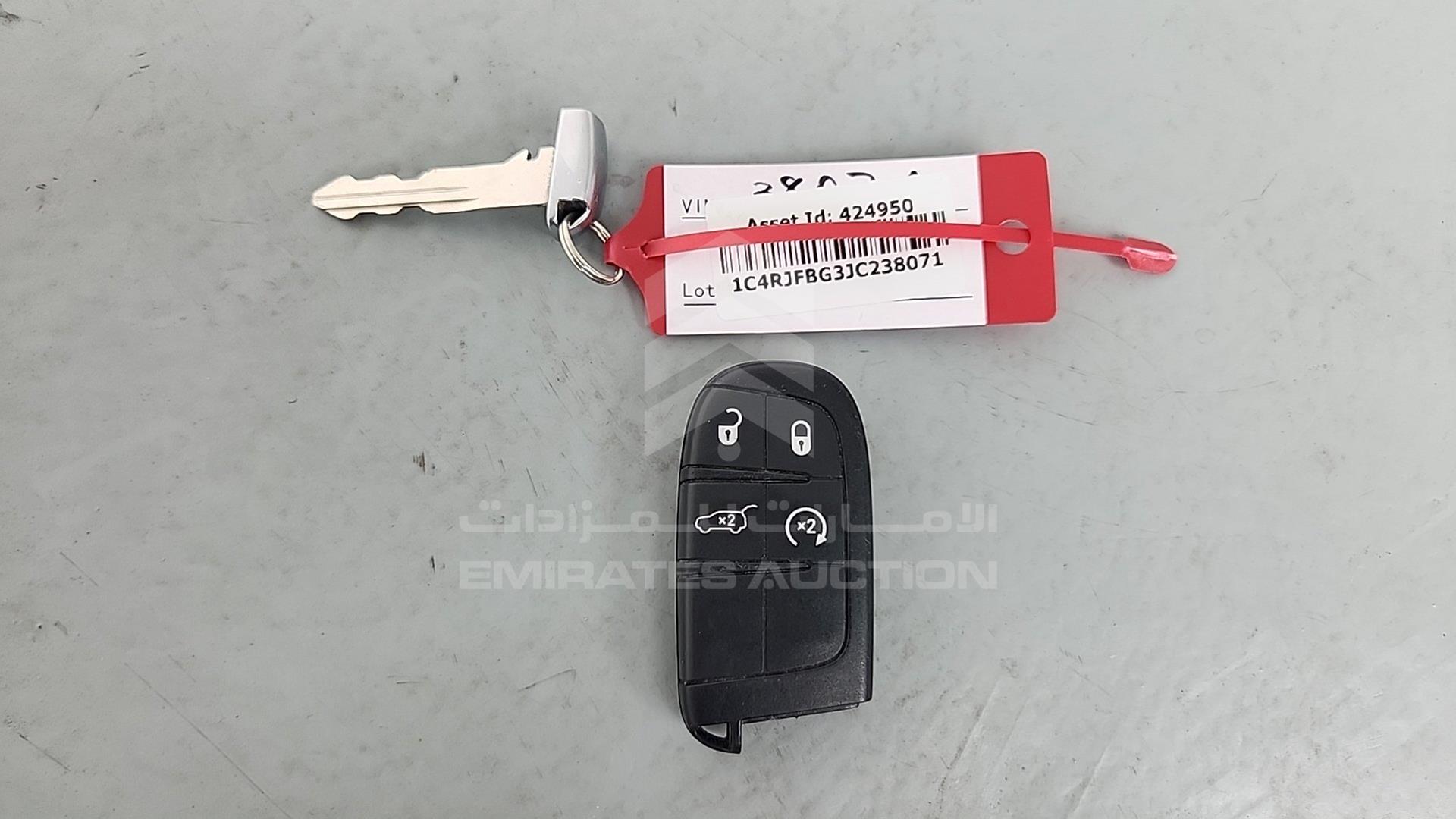 2018 JEEP GRAND CHEROKEE VIN: 1C4RJFBG3JC238071