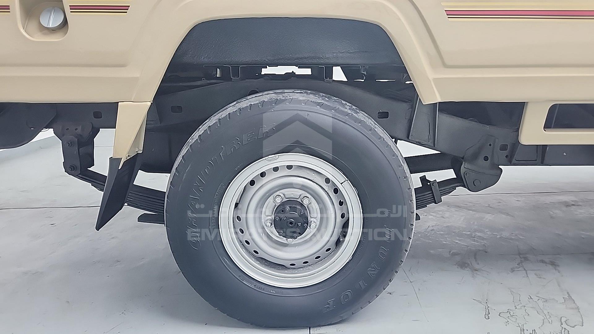 2009 TOYOTA LAND CRUISER VIN: JTFLJ73J196052911