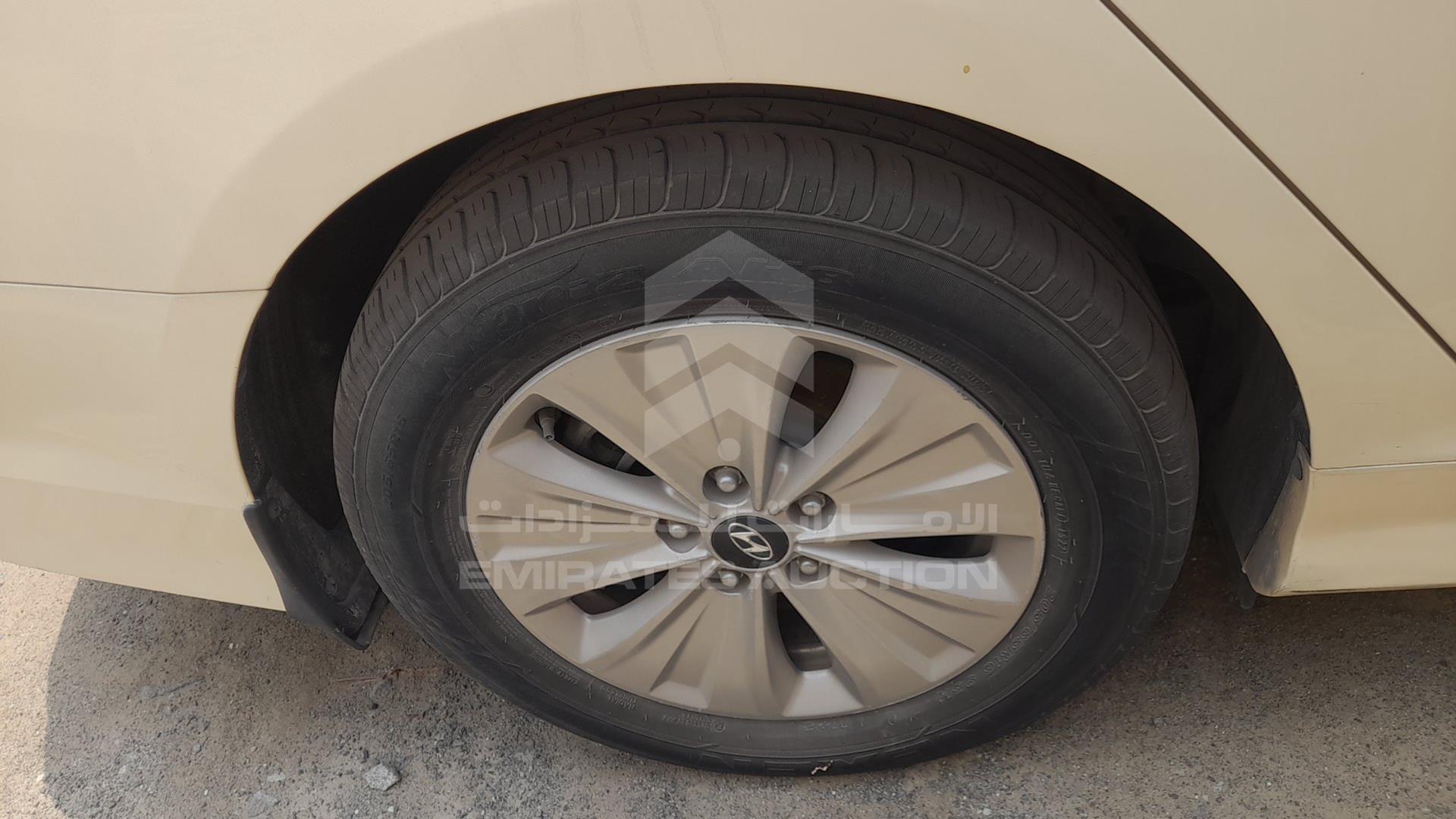 2018 HYUNDAI SONATA VIN: KMHE24131JA081968