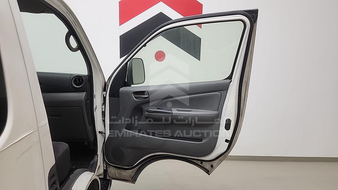 2014 Nissan Urvan — Front Right Door — Photo 19