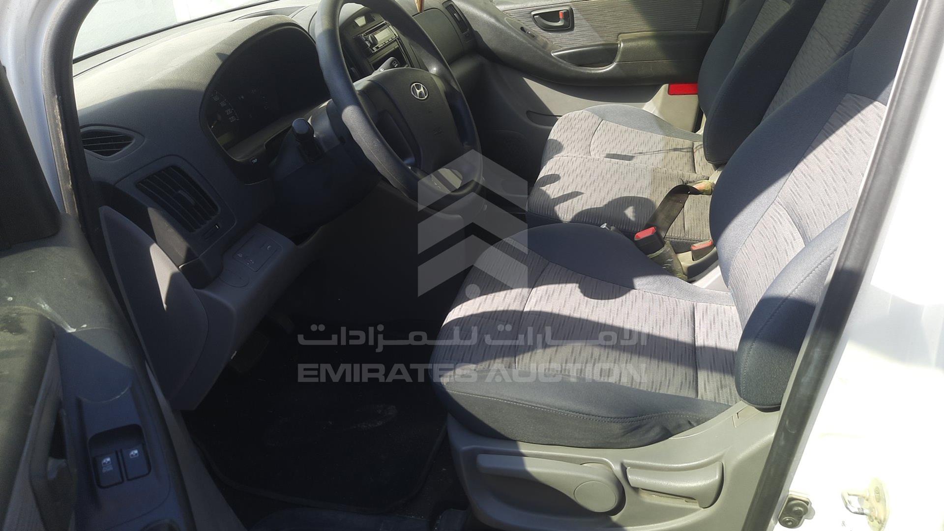 2016 HYUNDAI H1 VIN: KMJWA37R1GU734186