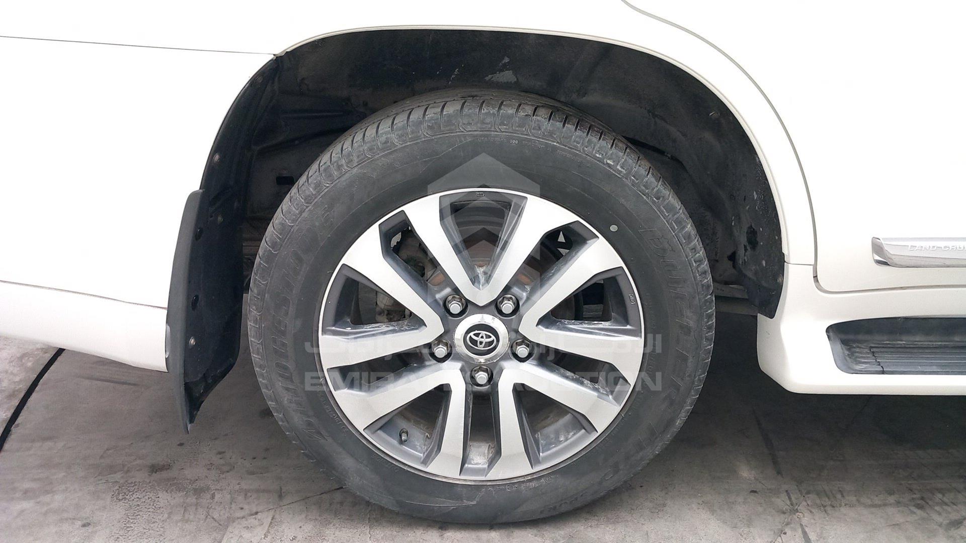2016 TOYOTA LAND CRUISER VIN: JTMHX05J1G4109165