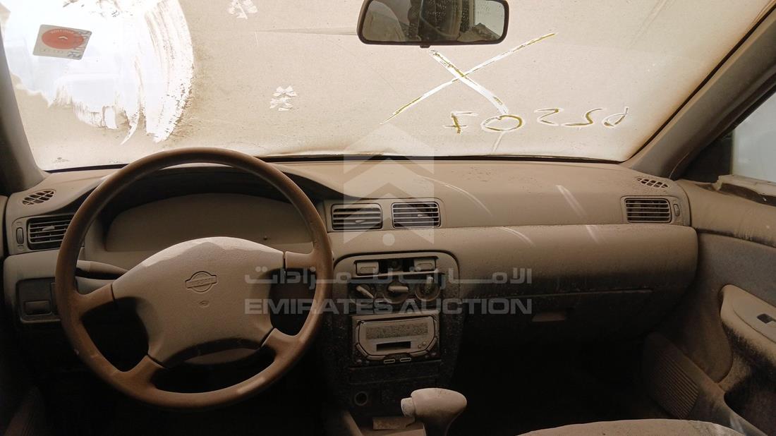نيسان صني 1997 — زاوية الواجهة الكاملة — صورة 14