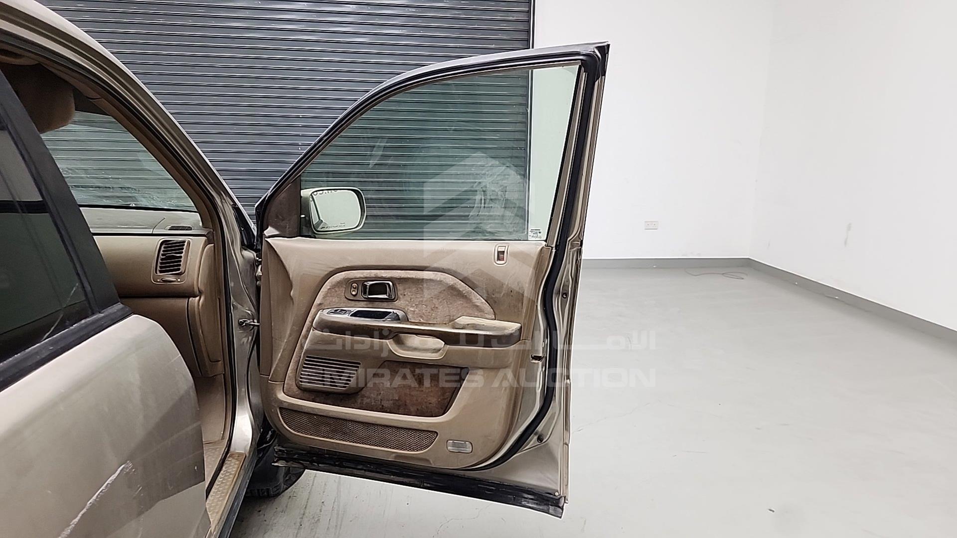 2005 HONDA MRV VIN: 2HKYF18115H700916