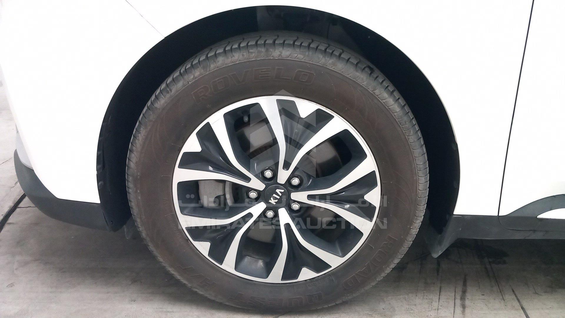 2021 KIA CARNIVAL VIN: KNANC8141M6049821