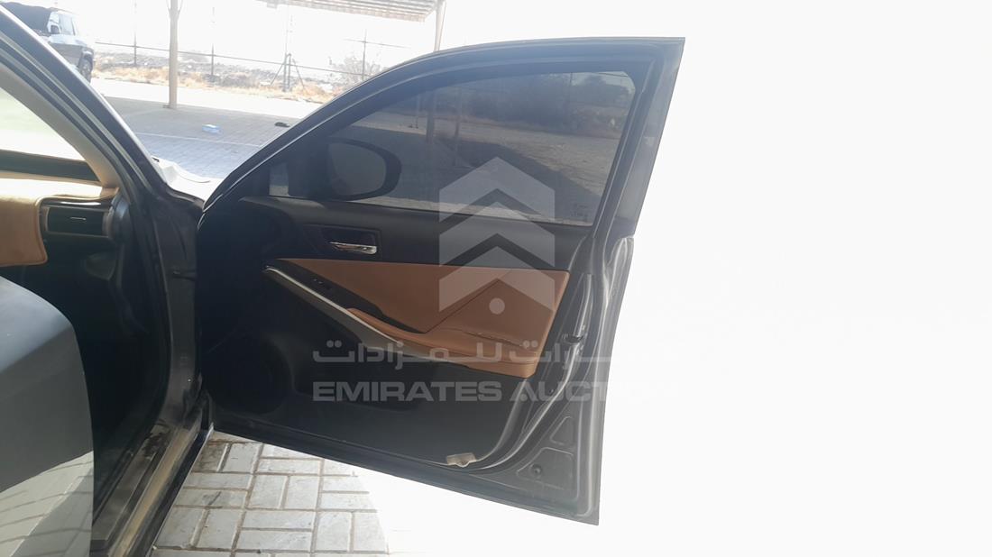 لكزس اى اس 250 2014 — الباب الأمامي الأيمن — صورة 26