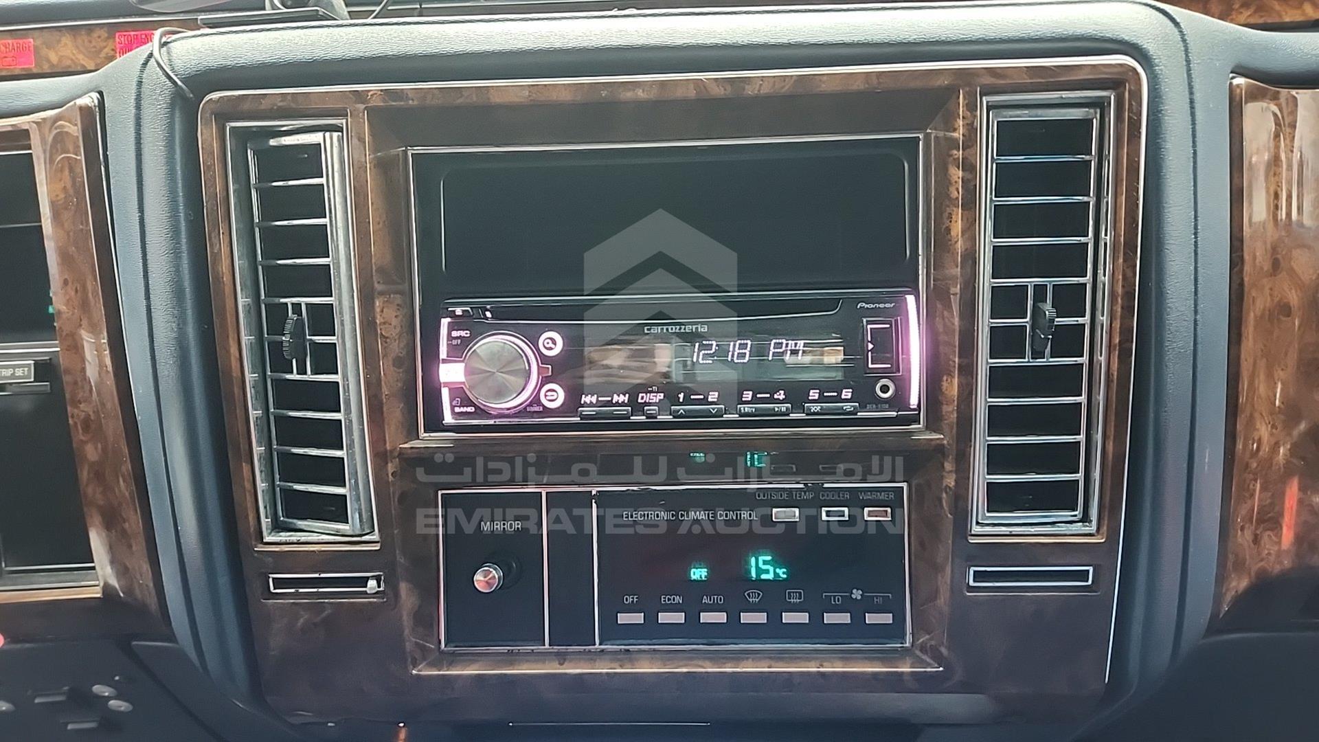 1992 CADILLAC BROUGHAM VIN: 1G6DW5473NR704705