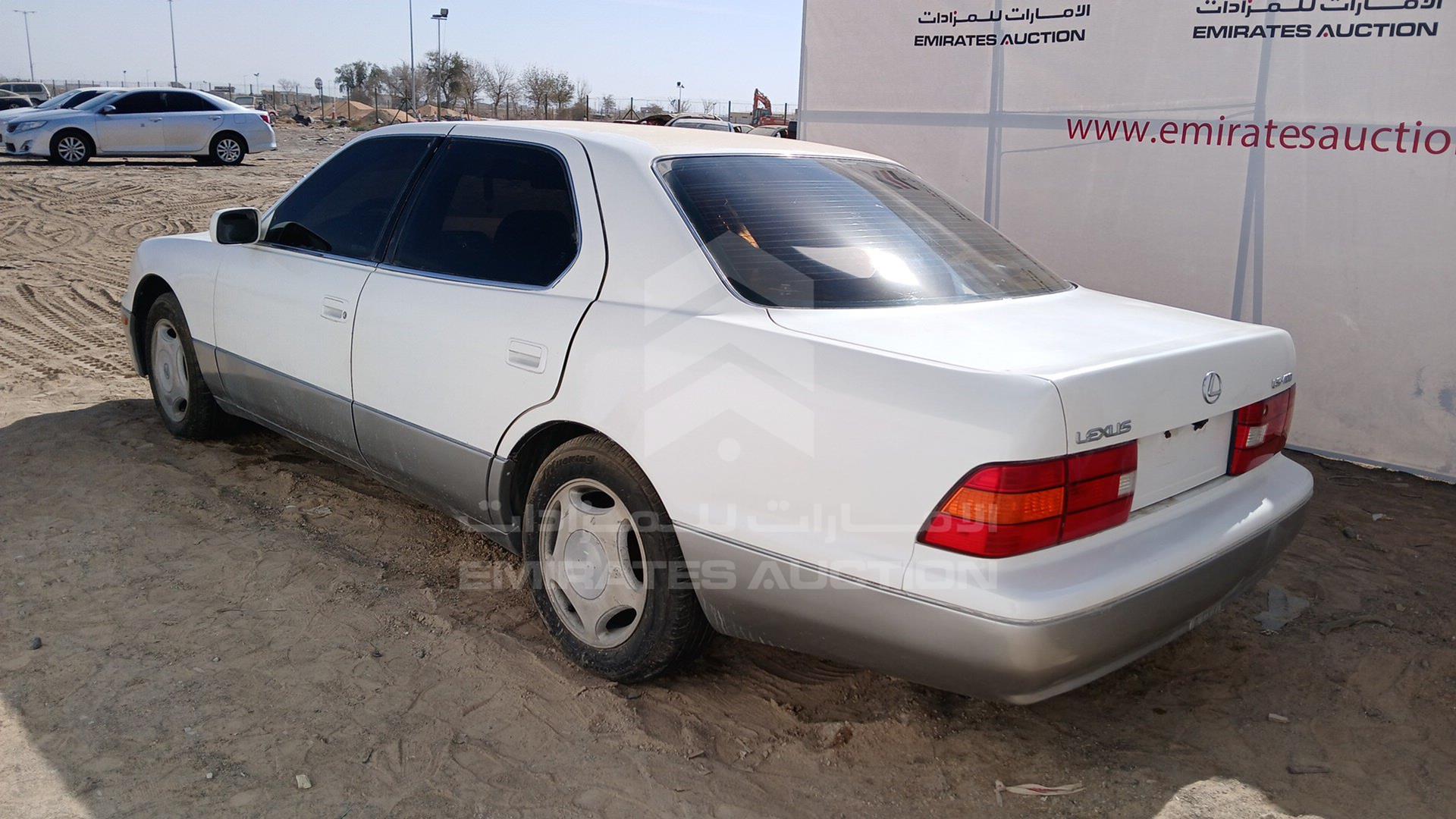 1998 LEXUS LS400 VIN: JT8BH28F8W0123543