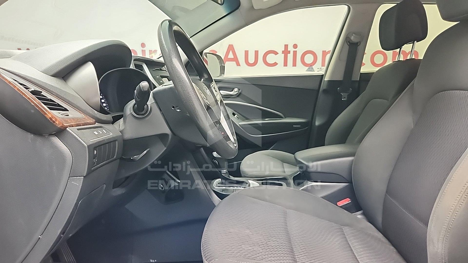 2017 HYUNDAI SANTA FE VIN: KMHST81CXHU647299