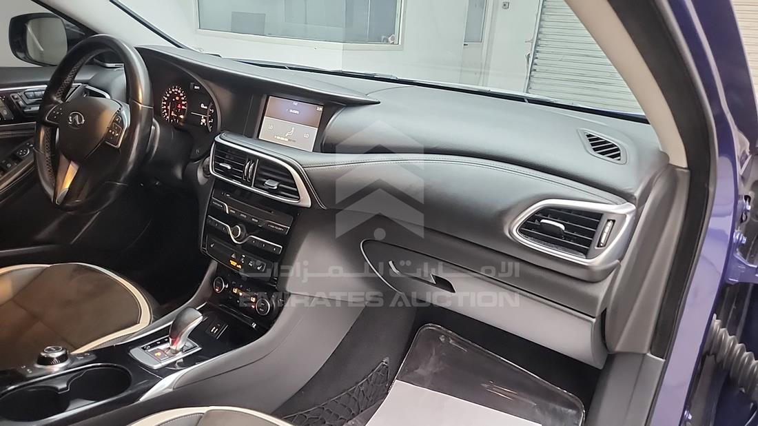 2018 Infiniti Q 30 — Front Right Passenger Dashboard View — Photo 31