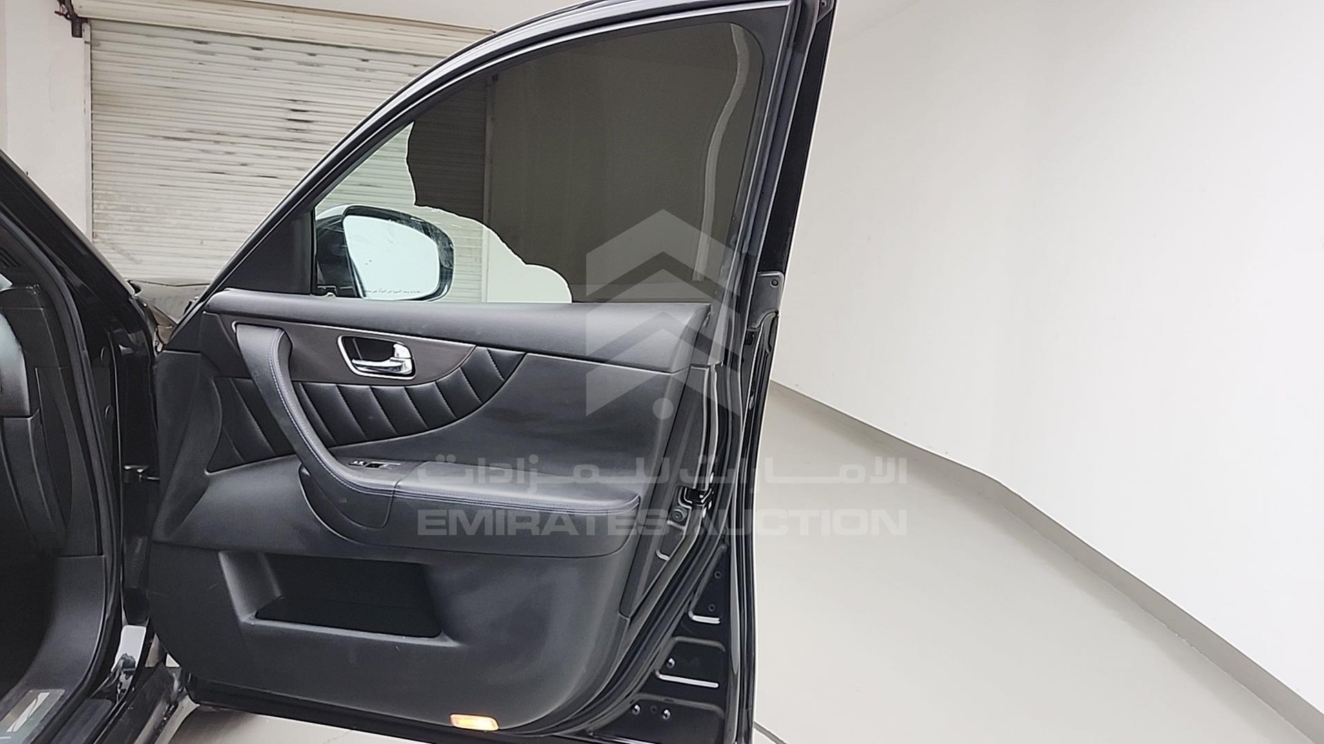 2016 INFINITI QX 70 VIN: JNRCS1MWXGM660710