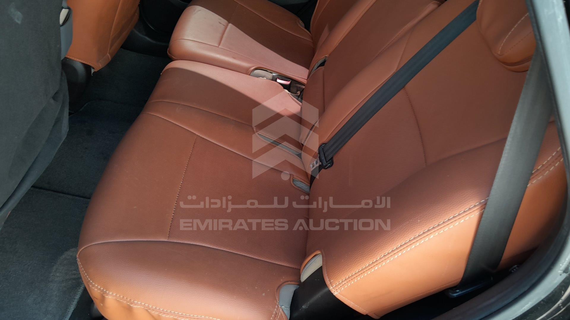 2014 HYUNDAI SANTA FE VIN: KMHSM81E7EU044966