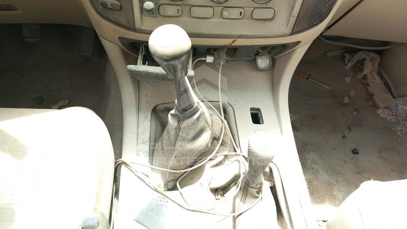 VIN: JTEHJ09J565123733 Auction: EmiratesAuction Lot: 404955 VIN: JTEHJ09J565123733 Toyota Land Cruiser 2006 WHITE Photo 17
