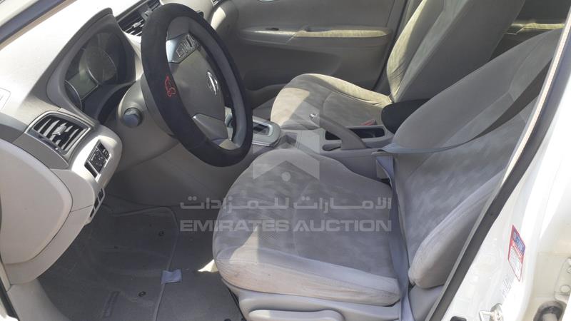 MNTBB7A93H6052104 Auction: EmiratesAuction Lot: 412008 MNTBB7A93H6052104 Nissan Sentra 2017 WHITE Photo 13