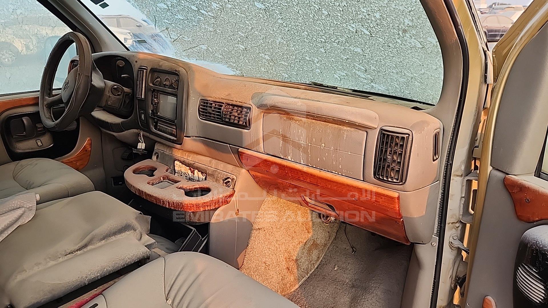 1998 CHEVROLET EXPRESS VIN: 1GCEG15M1W1073674
