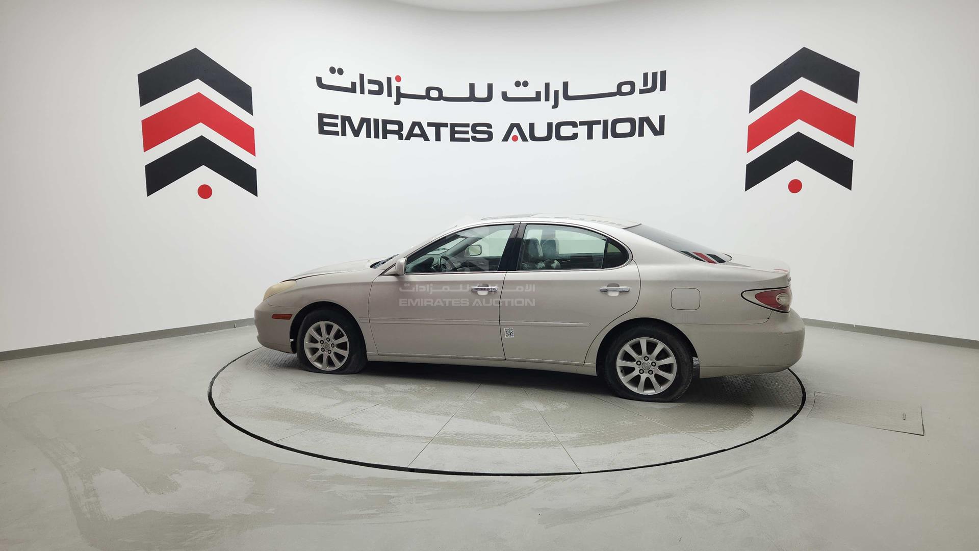 2002 LEXUS ES 300 VIN: JTHBF30G820063242