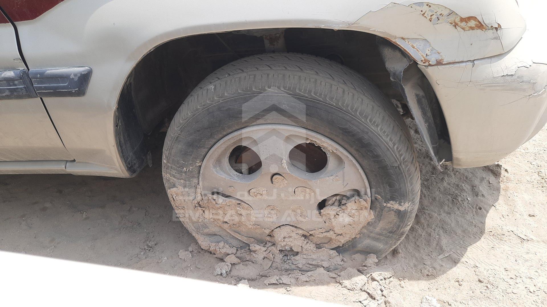 2003 MITSUBISHI PAJERO VIN: JMYLRH77W3Z704312