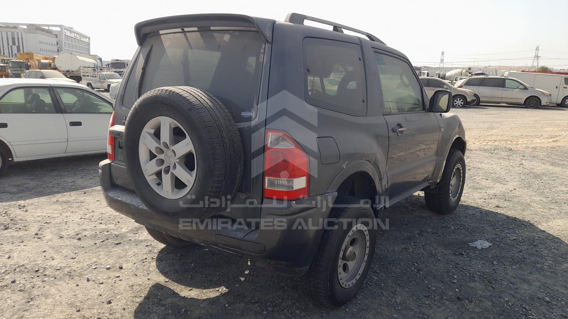 2005 MITSUBISHI PAJERO VIN: JMYMYV67W5J705237