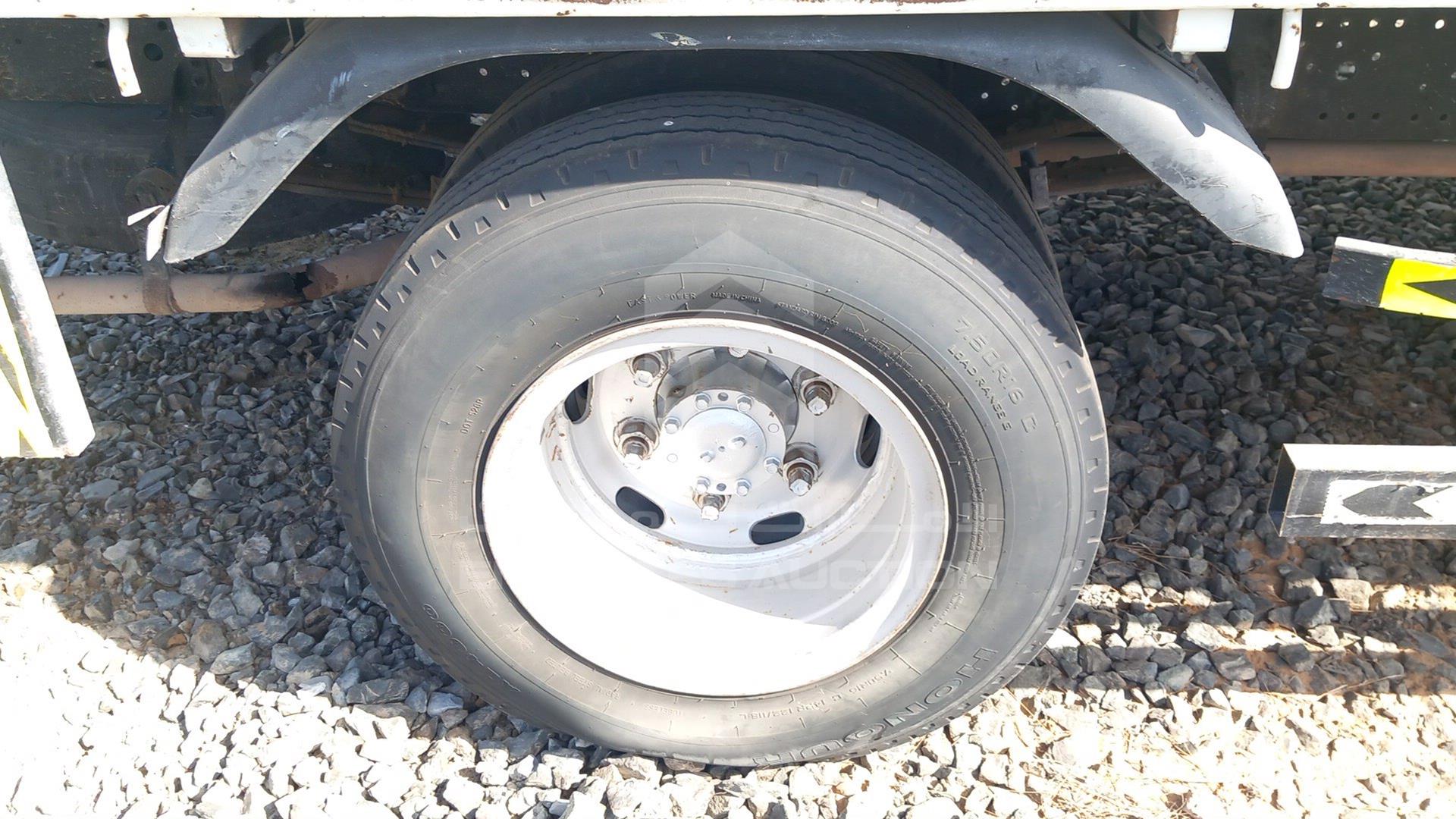 2015 MITSUBISHI CANTER VIN: JL7B6E1PXFK022037