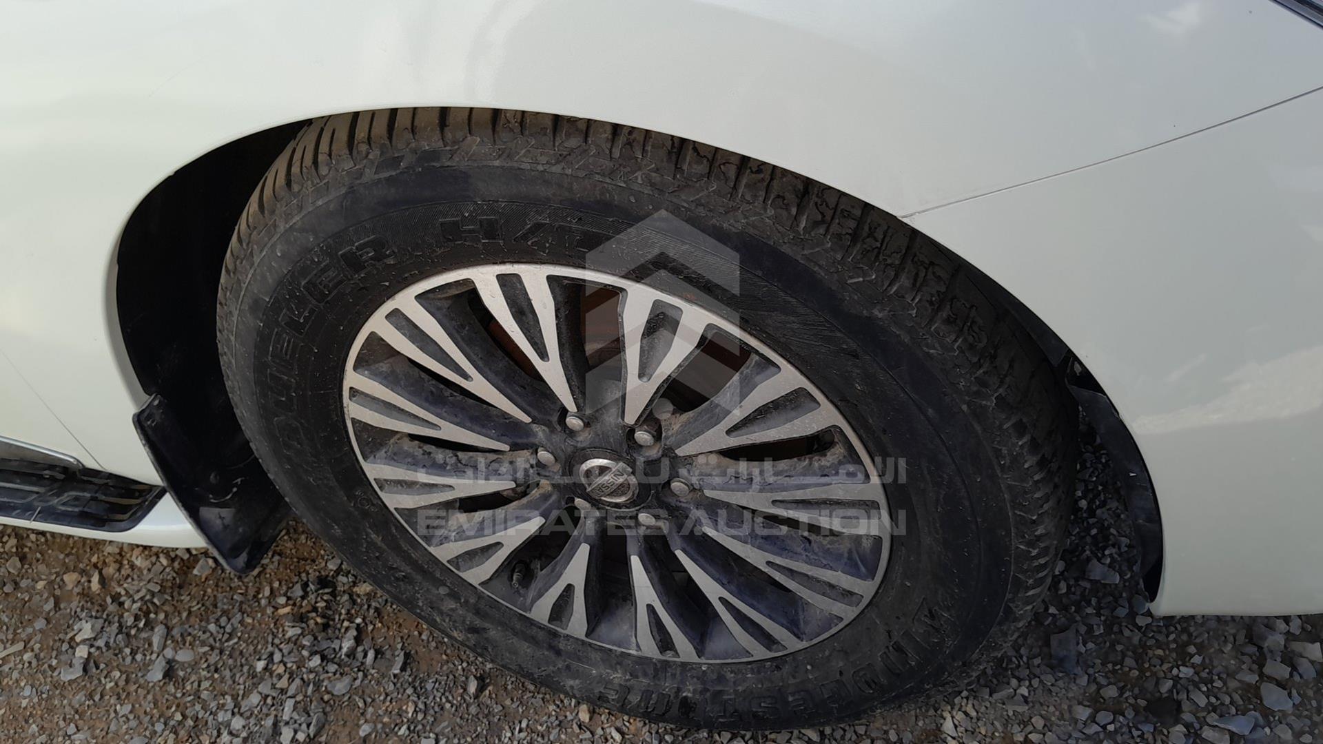 2017 NISSAN PATROL VIN: JN8AY2NY4H9301065