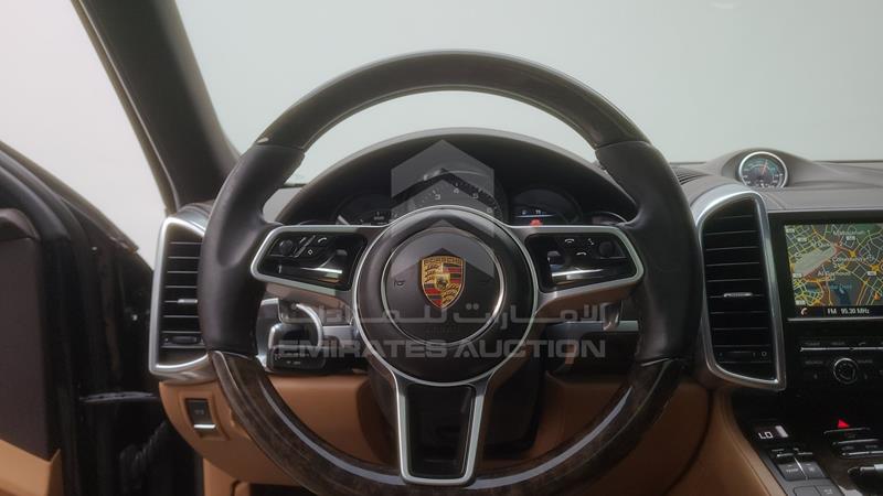 WP1ZZZ92ZFLA57300 2015 Porsche Cayenne S photo 9