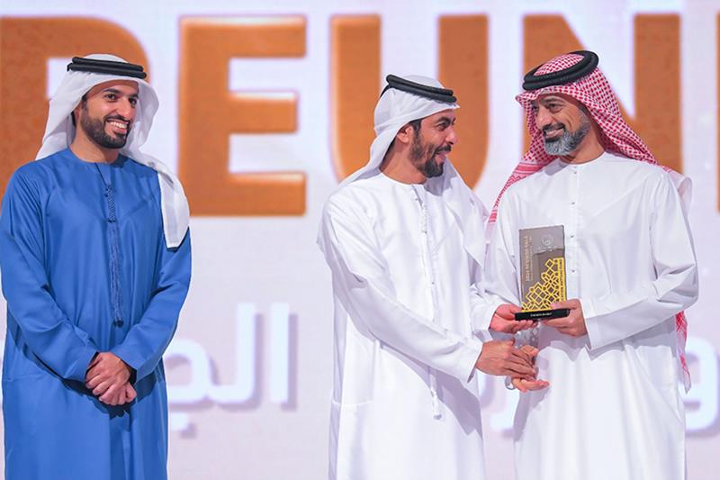 عمار بن حميد يشهد الحفل السنوي لخريجي وشركاء جامعة عجمان وإطلاق مبادرة برنامج المنح الوقفية