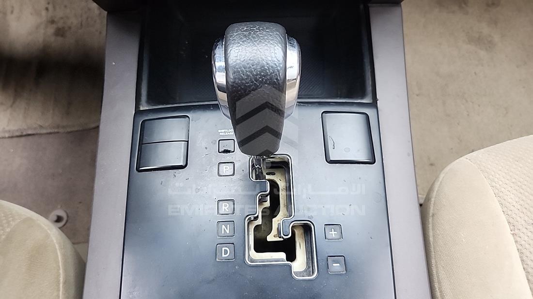 2012 Kia Mohave — Gear View — Photo 20