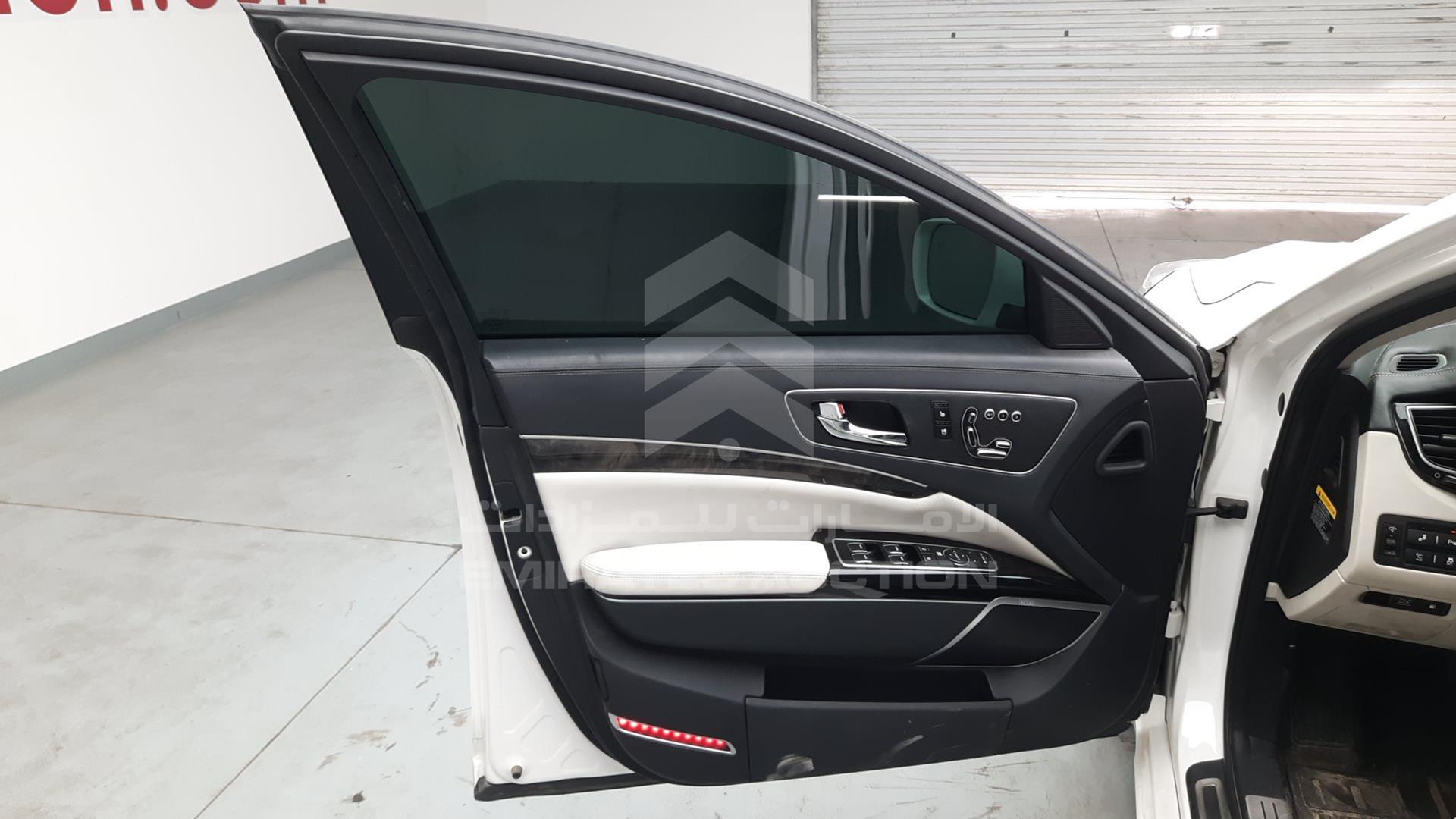 2015 KIA K 900 VIN: KNALW4D40F6018937