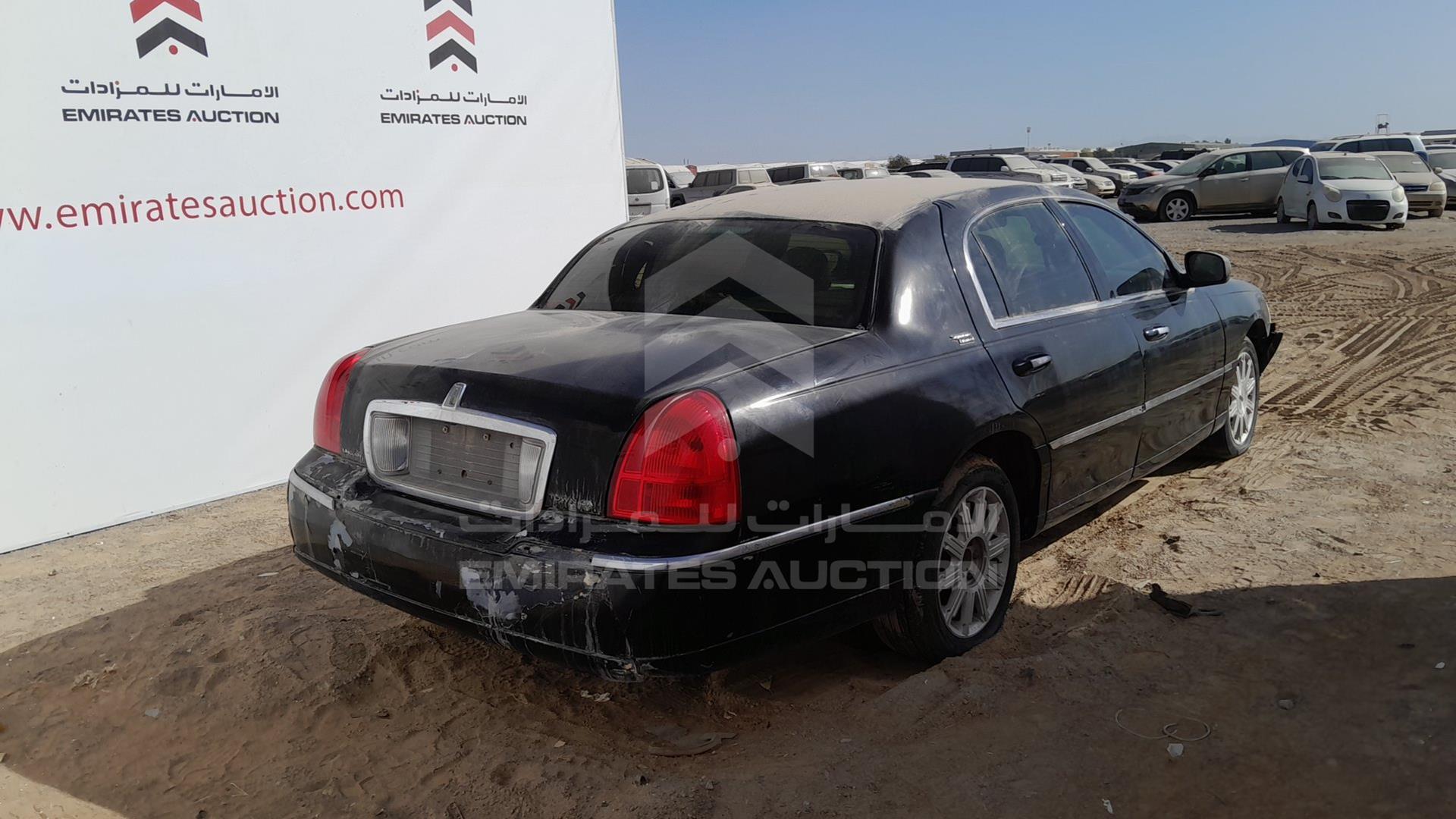 2007 LINCOLN TOWN CAR VIN: 1LNHM82V87Y607303