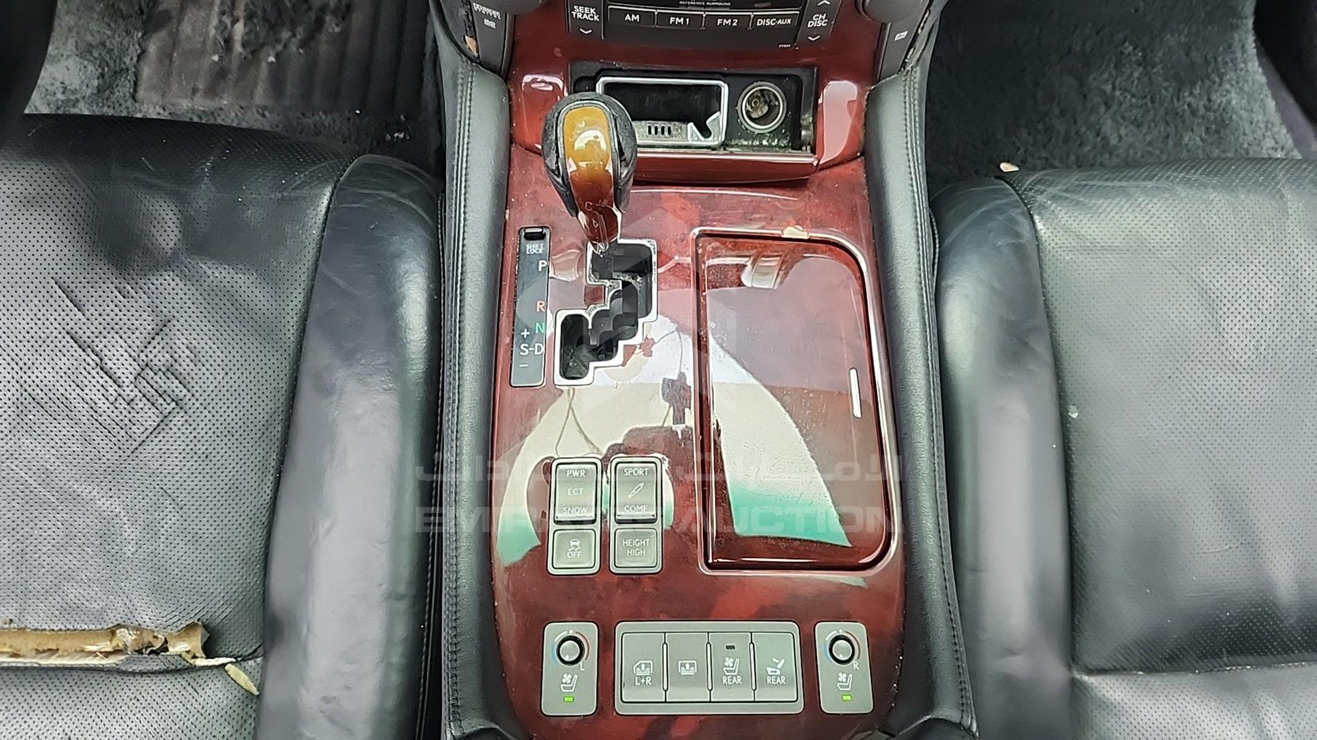2009 LEXUS LS 460 VIN: JTHGL46F305036386