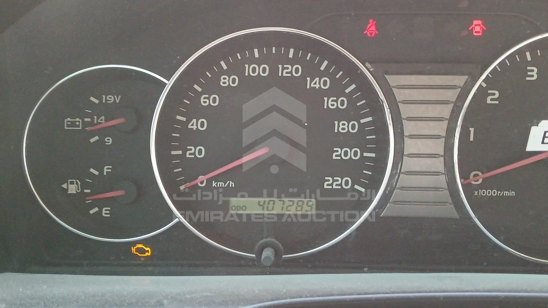 2005 TOYOTA LAND CRUISER VIN: JTEHJ09J755122002