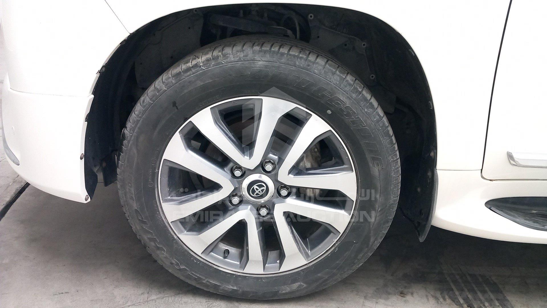 2016 TOYOTA LAND CRUISER VIN: JTMHX05J1G4109165