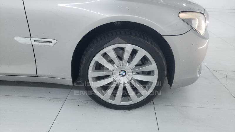 VIN: WBAKB4109AC422449 Auction: EmiratesAuction Lot: 350132 WBAKB4109AC422449 BMW 740 LI 2010 SILVER Photo 31