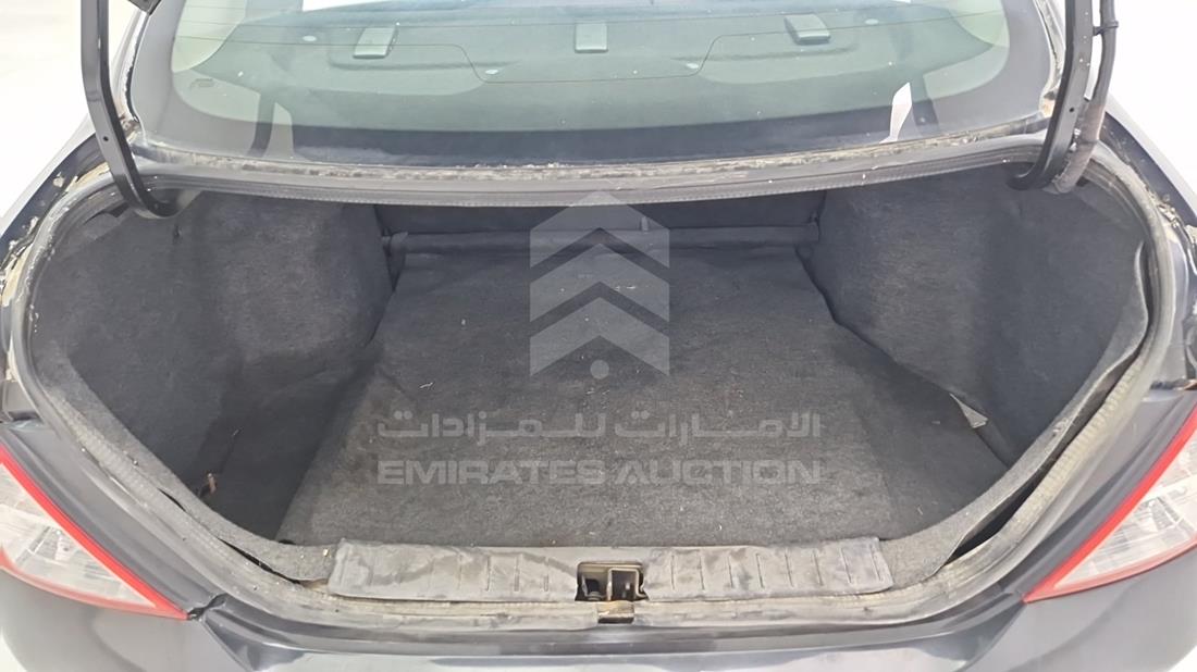 نيسان فيرسا 2014 — زاوية صندوق السيارة — صورة 23