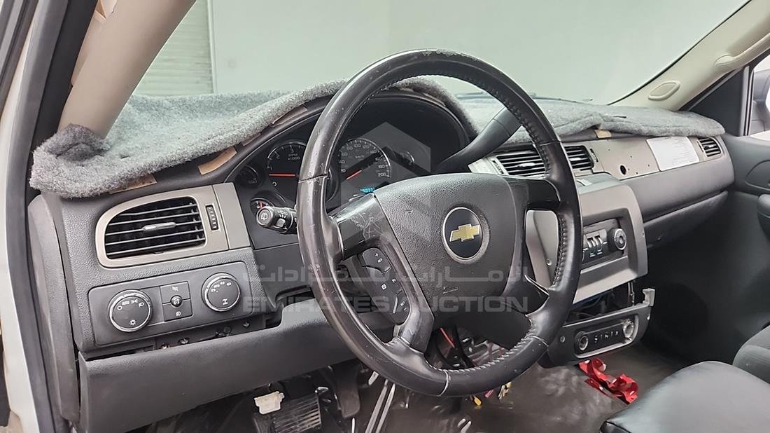 2008 Chevrolet Tahoe — Full Dashboard View — Photo 16