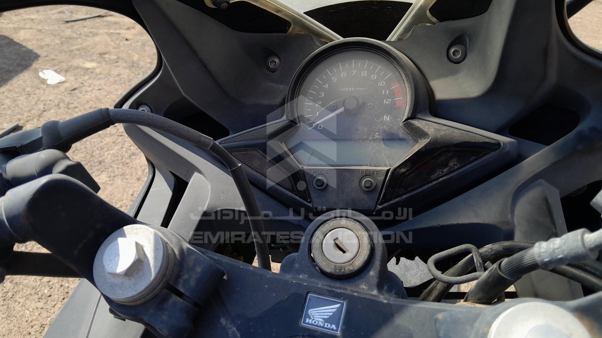 2015 HONDA CB300R VIN: MLHNC51A0F5100108