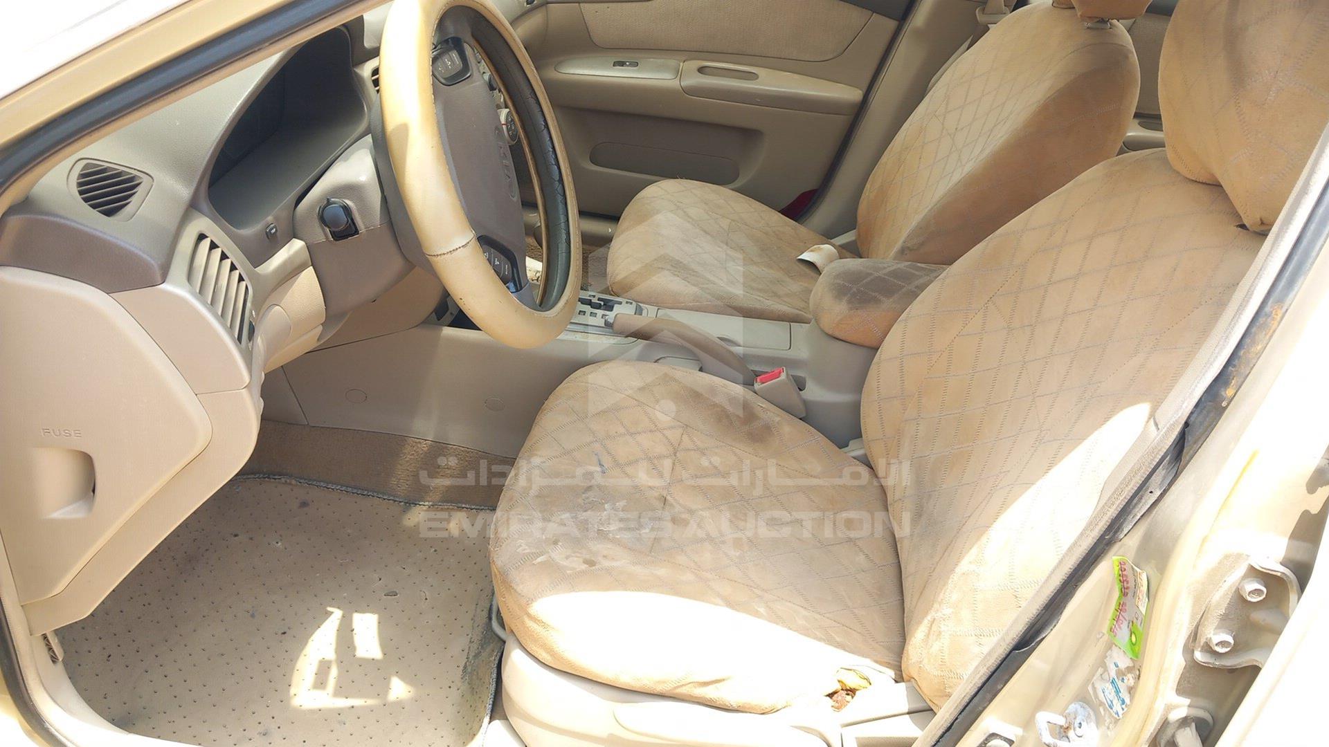 2006 KIA OPTIMA VIN: KNAGE222465010176