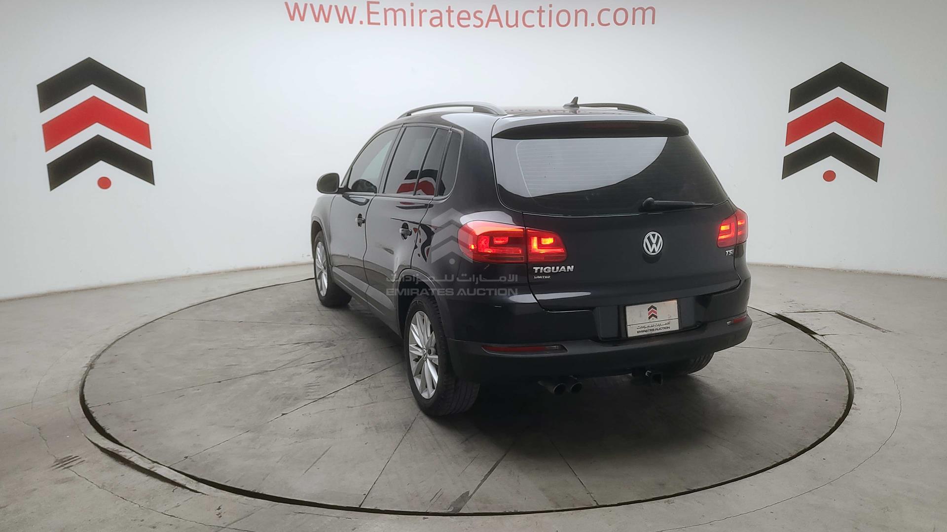 2017 VOLKSWAGEN TIGUAN VIN: WVGAV7AX1HK045504