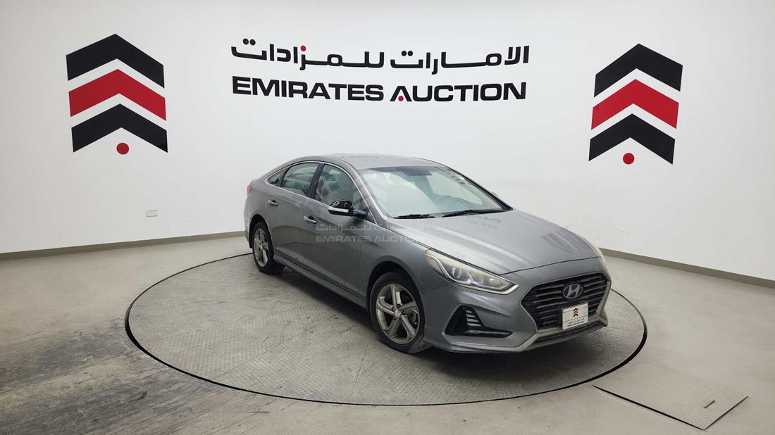 2018 Hyundai Sonata — Front Right Angle — Photo 11
