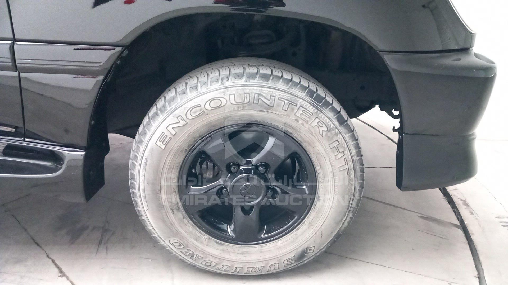 2002 TOYOTA LAND CRUISER VIN: JTEHJ09J725031906