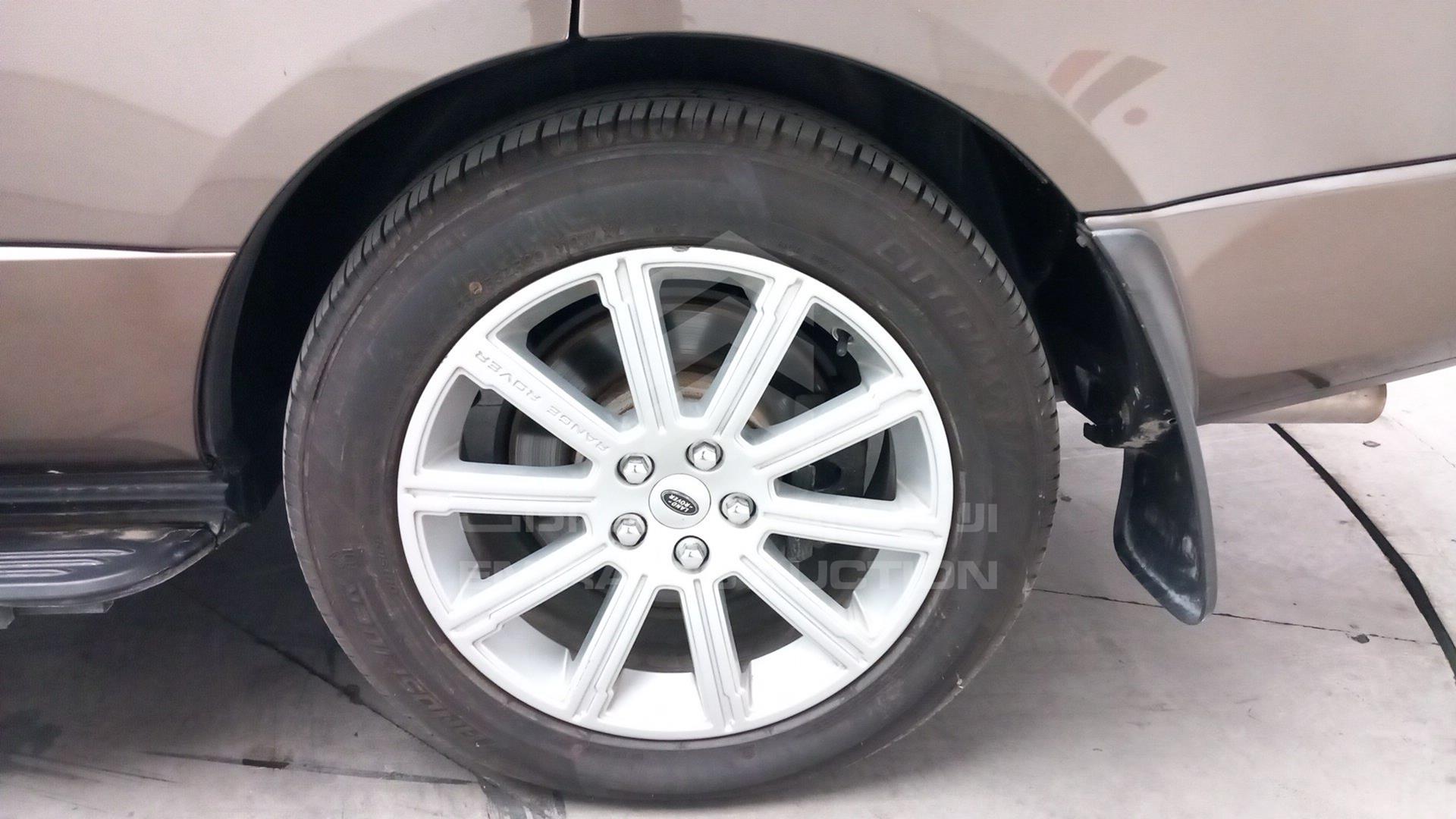 2011 RANGE ROVER VOGUE VIN: SALLMAME4BA335131