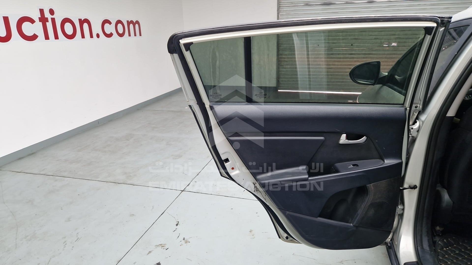 2011 KIA SPORTAGE VIN: KNAPB811XB7065010