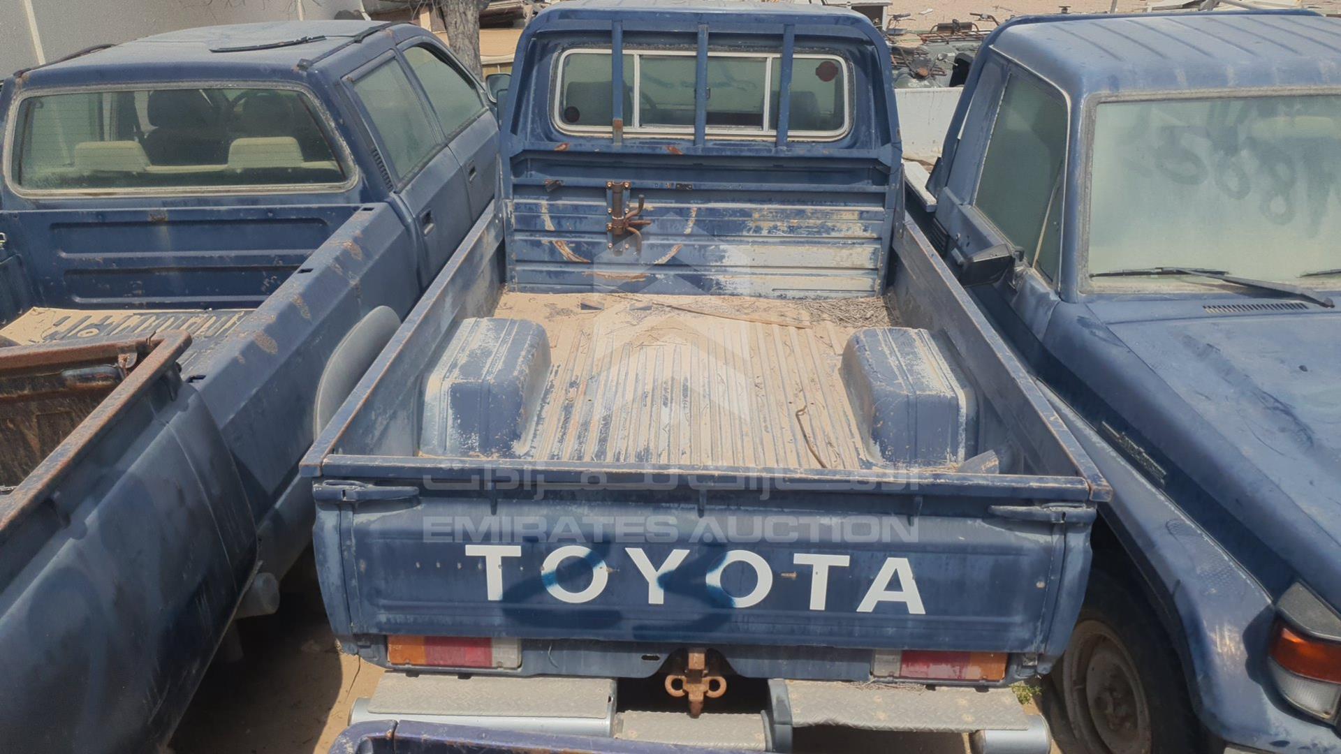2005 TOYOTA LAND CRUISER VIN: JTFLB71J758007115