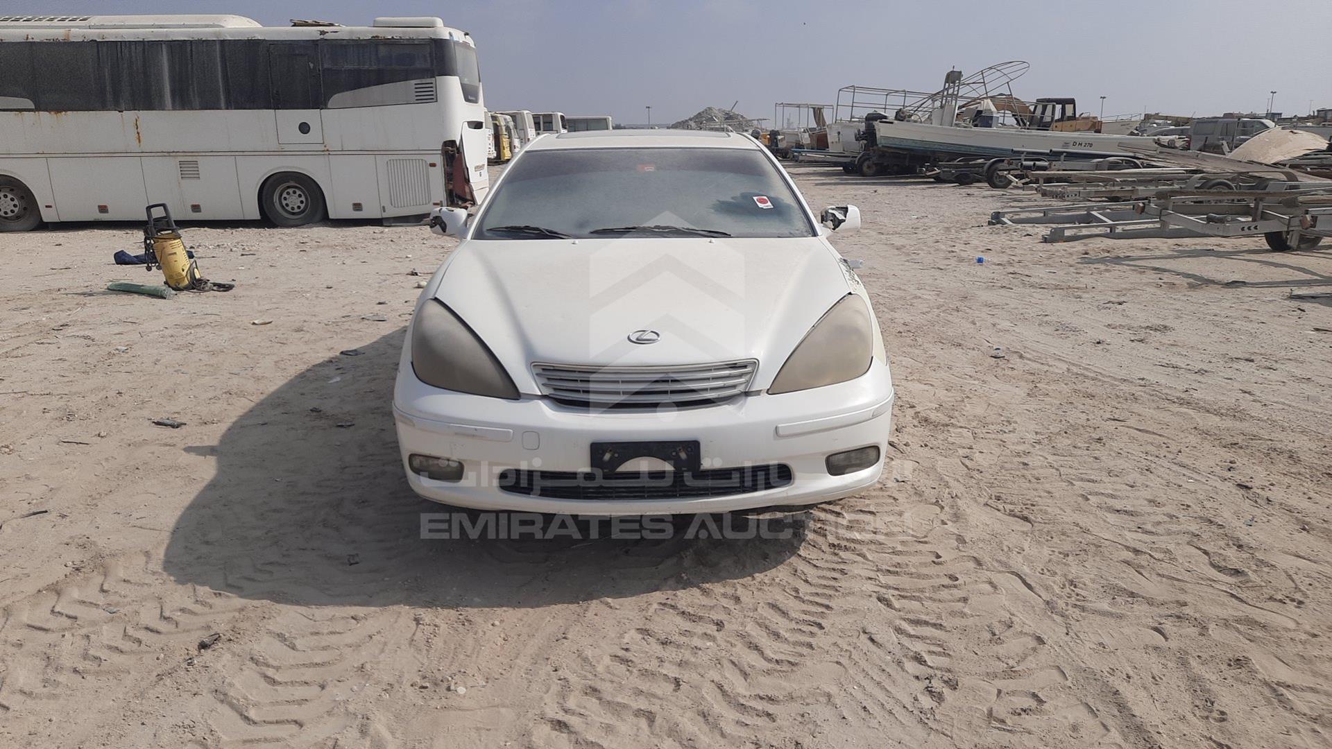 2002 LEXUS ES 300 VIN: JTHBF30G820049888